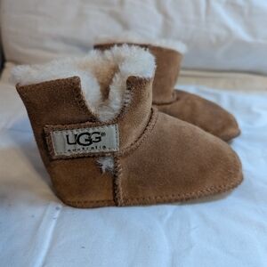 Baby Uggs Size Medium S/N 5202 Toddler Boots/Slippers